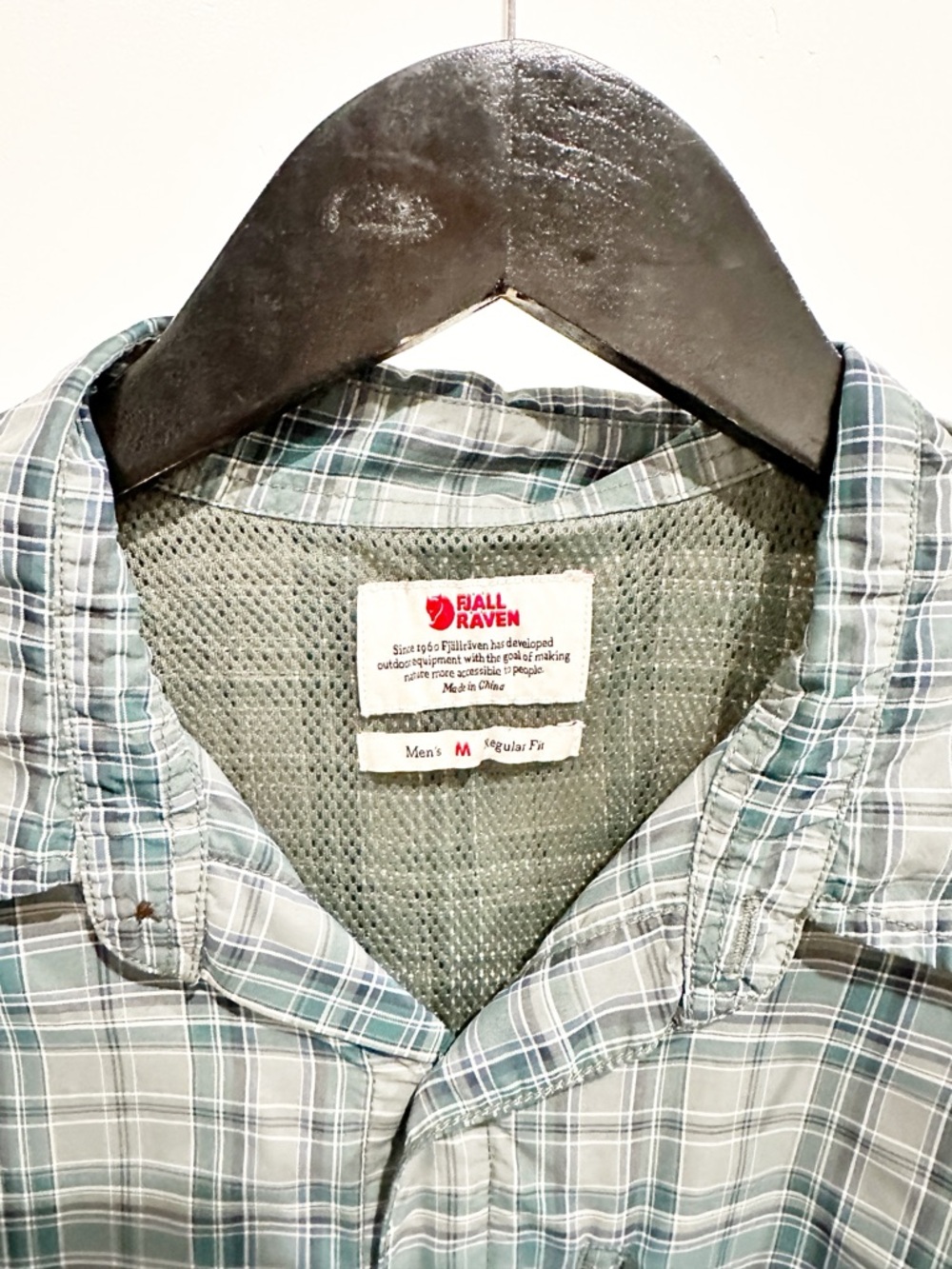 Fjallraven Abisko Hike Shirt SS in Arctic Green-Patina Green Size Medium - Picture 8 of 9